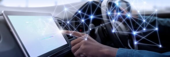 Pantallas, asistentes virtuales y comandos de voz: el interior inteligente