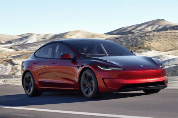 Tesla Model 3: más pantalla y potencia sin subir el precio