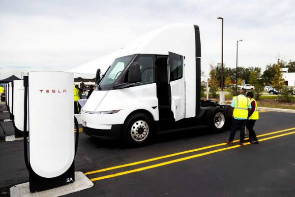 Tesla Semi: Georgia estrena dos Megacharger para camiones eléctricos